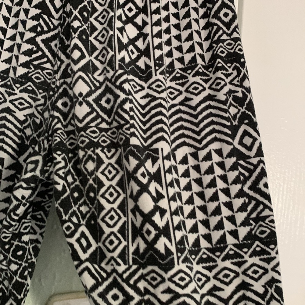 Patterned Leggings - Picture 2 of 2